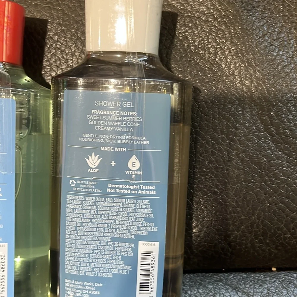 Bath & Body Works Shower Gel duo in firecracker pop and berry waffle cone